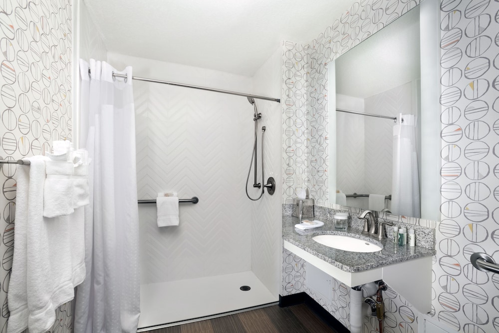 Holiday Inn Asheville East Blue Ridge PKWY by IHG - photo 13