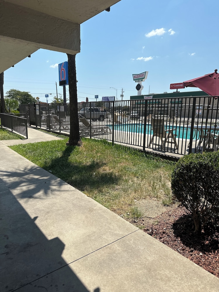 Motel 6 Gulfport - photo 28