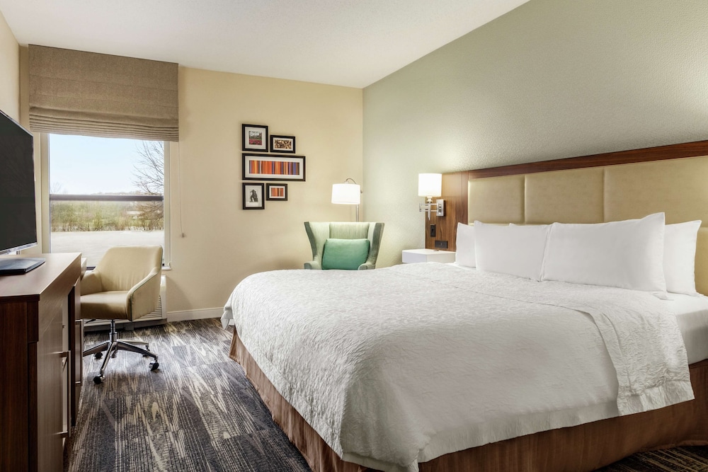 Hampton Inn Akron Fairlawn - photo 14