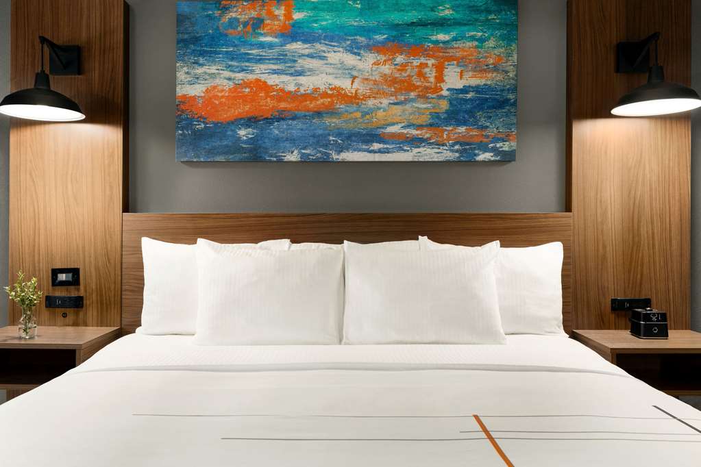 La Quinta Inn & Suites by Wyndham Salem OR - photo 12