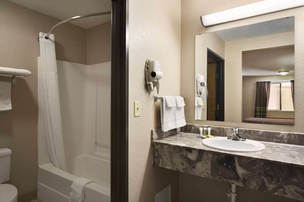 Super 8 by Wyndham Childress - photo 6