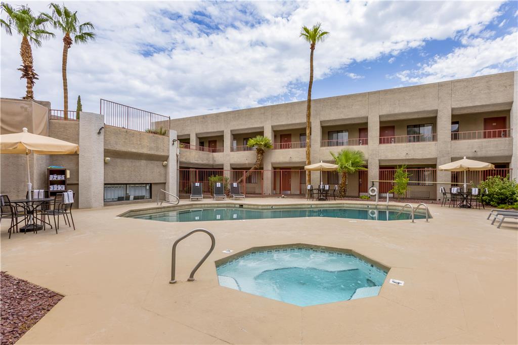 Best Western InnSuites Tucson Foothills Hotel & Suites - photo 10