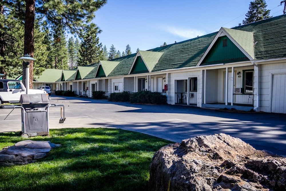 Green Gables Motel & Suites - photo 57