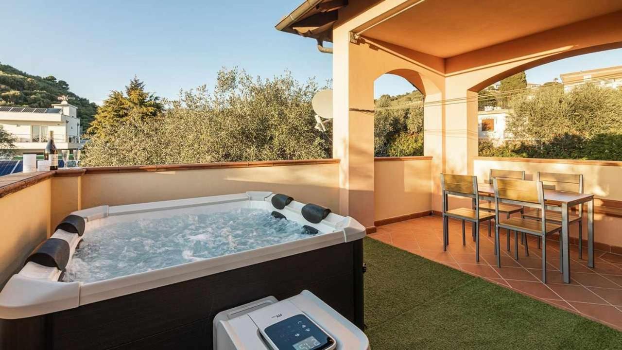 Idromassaggio 5 Stelle 3 Bed Barbecue Parking — Diano Marina