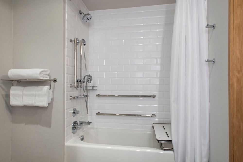 Four Points by Sheraton Albany - photo 25