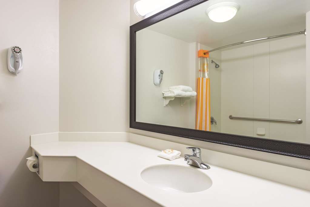 Travelodge by Wyndham Houston Cy Fair - photo 18