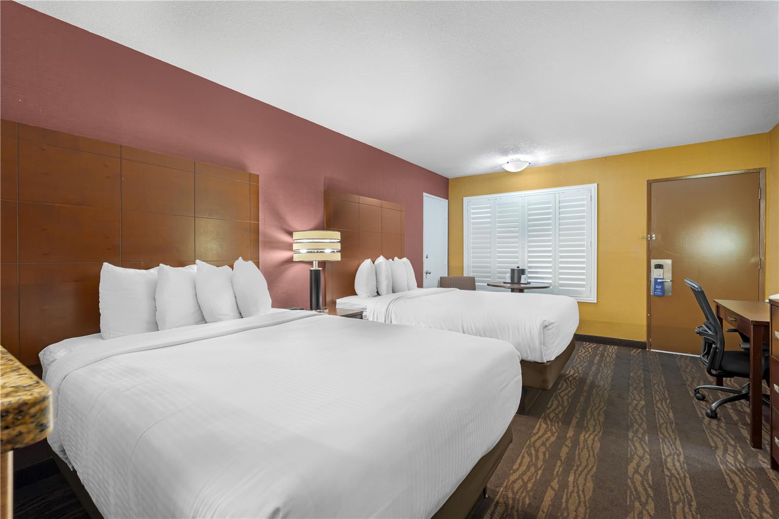 Best Western Plus Stovall's Inn - photo 32