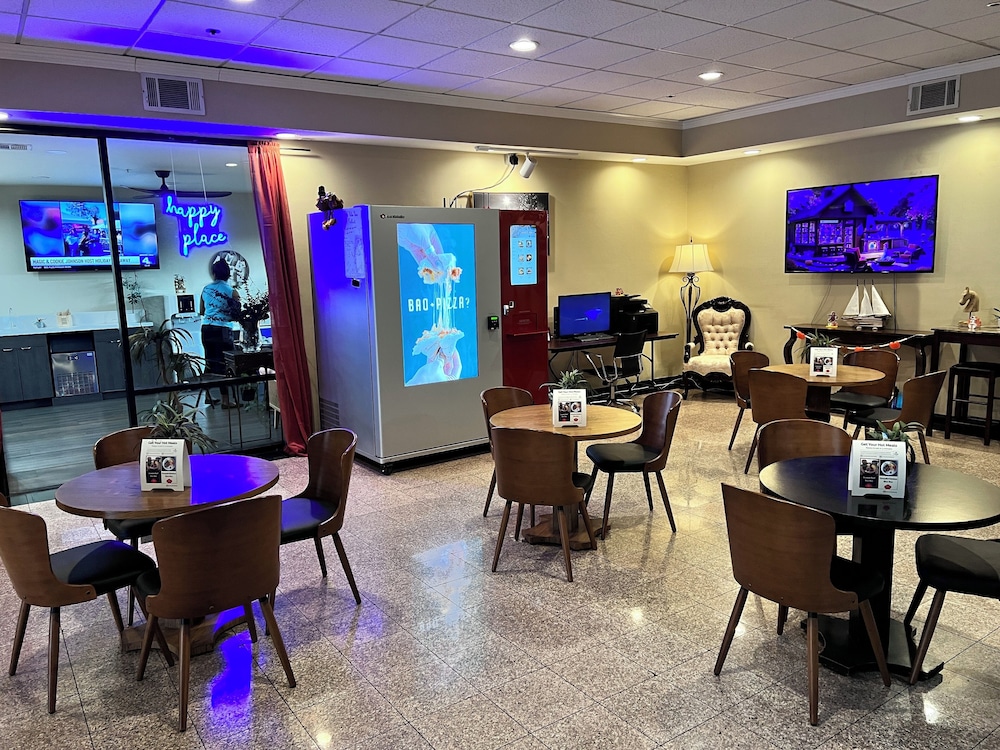 GreenTree Inn & Suites Alhambra - photo 3