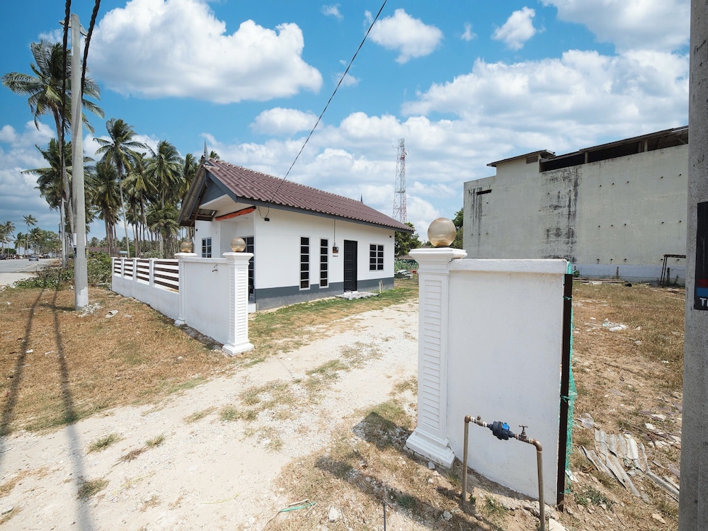 OYO 90976 Pantaistay baturakit in Jambi City, Indonesia