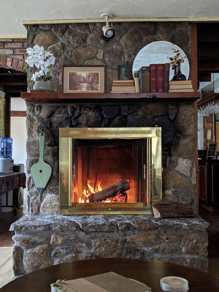 Brook Road Inn - photo 3