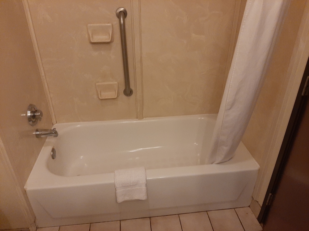 The Regal Hotel - photo 25