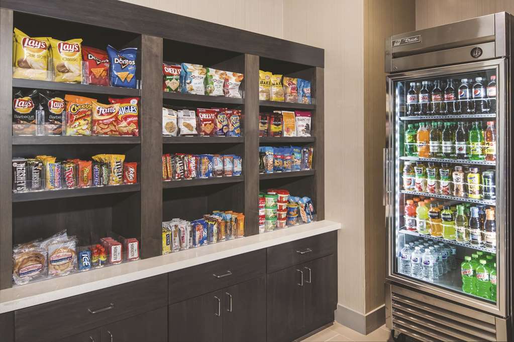 La Quinta Inn & Suites by Wyndham Atlanta South McDonough - photo 32