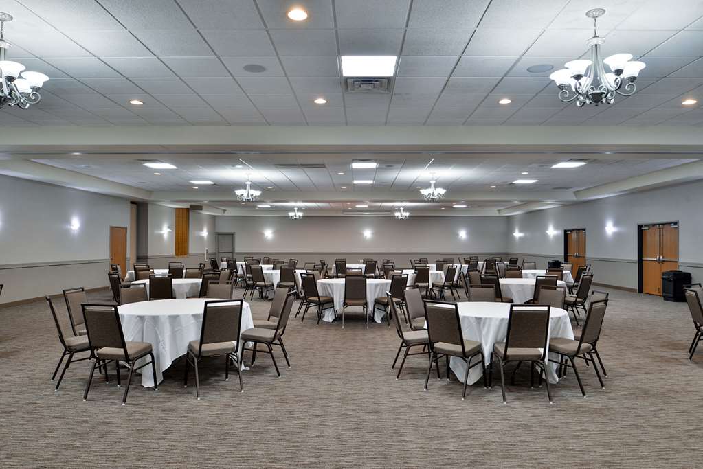 Comfort Inn & Suites Madison North - photo 28