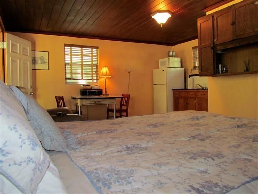 Yearling Restaurant and Cabins - photo 19