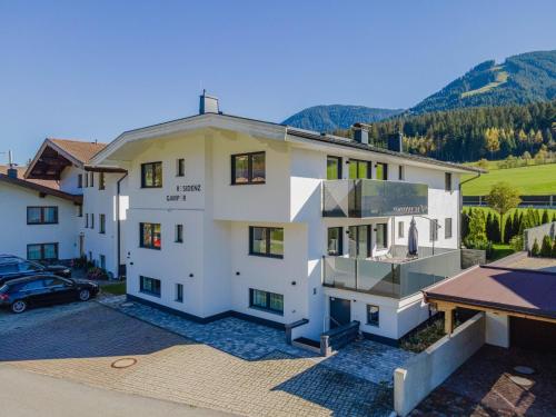 Cozy apartment in Brixen in the Thale with terrace — 4-Star Luxury Hotel in Brixen Im Thale, Austria