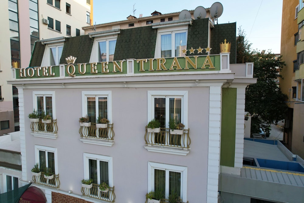Hotel Queen - carbon neutral hotel in Farka E Madhe