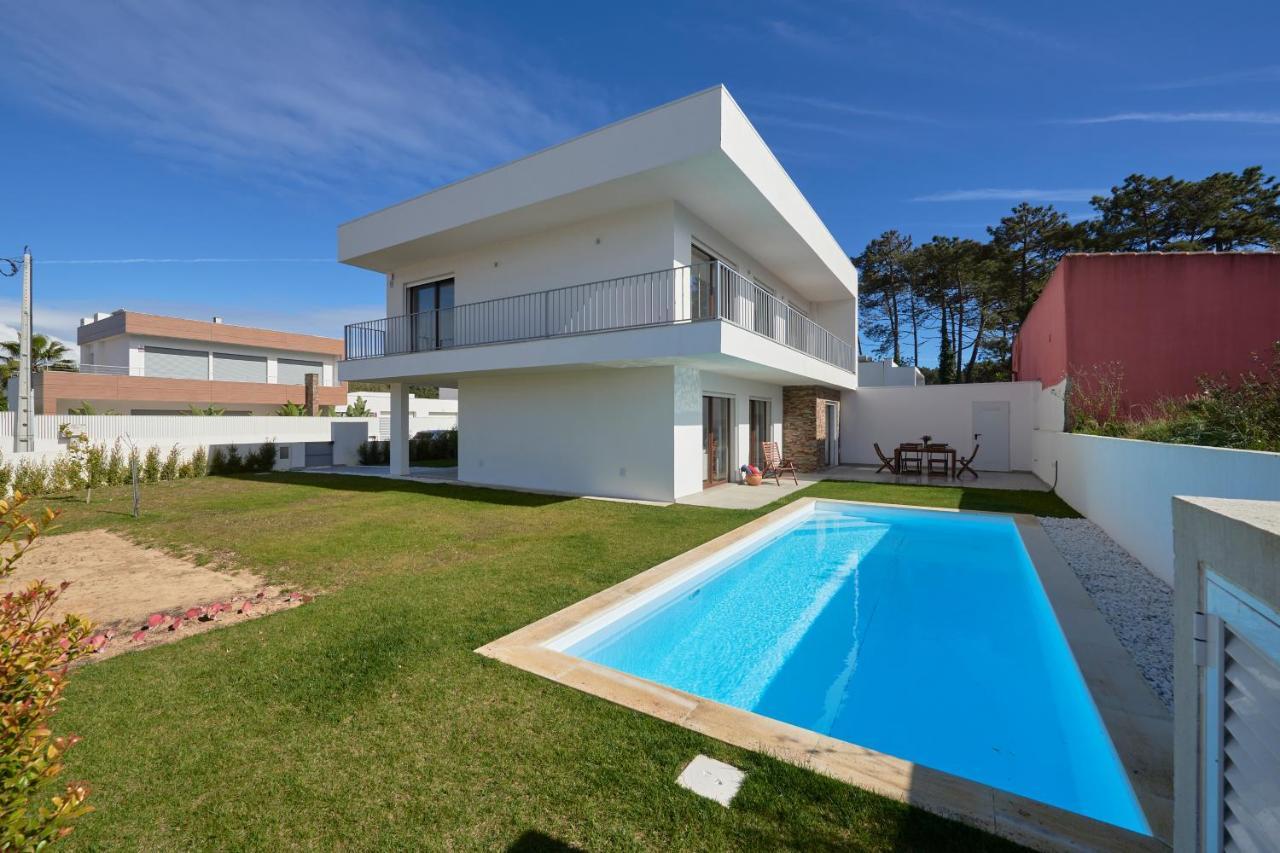 Aroeira Villa w Pool near Beach By TimeCooler — 4-Star Luxury Hotel in Almada, Portugal