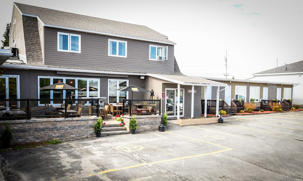 Hotel econo one — hotel in Amos