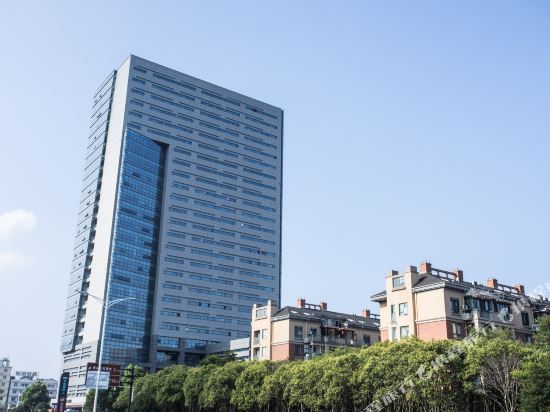 Qiha Hotel - carbon neutral hotel in Menghai