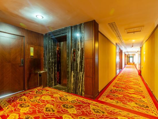 Golden Emperor Hotel in Ulanhot, People's Republic of China