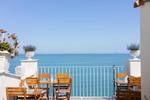 Casanova Rooms and Apartment to Rent — 4-Star Luxury Hotel in Cefalu, Italy