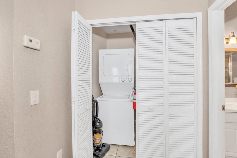 3 Bed In Resort Close To Disney 3 Bedroom Condo - photo 22