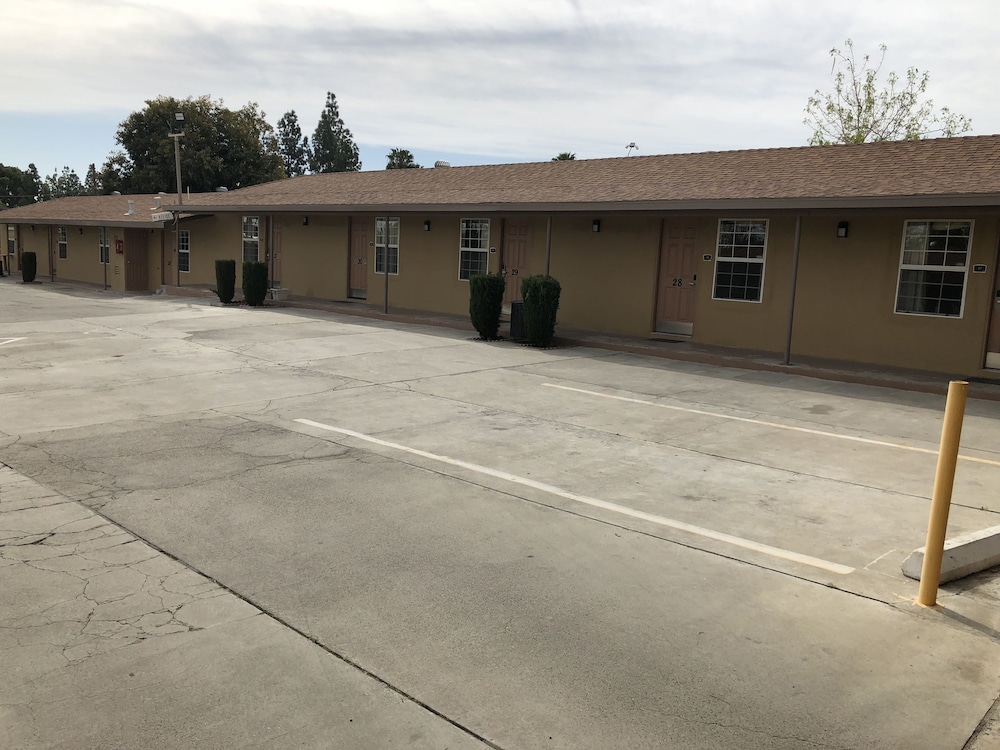 Topper Motel - photo 36