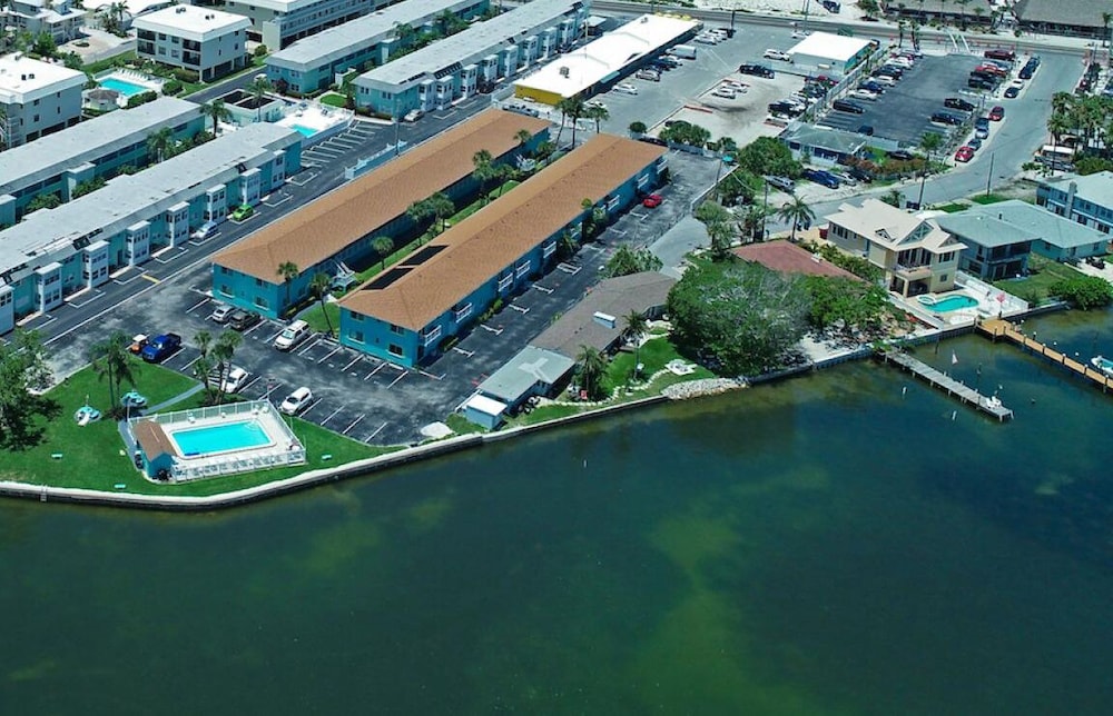 Anna Maria Island Beach Sands — 4-Star Luxury Hotel in Bradenton Beach, United States
