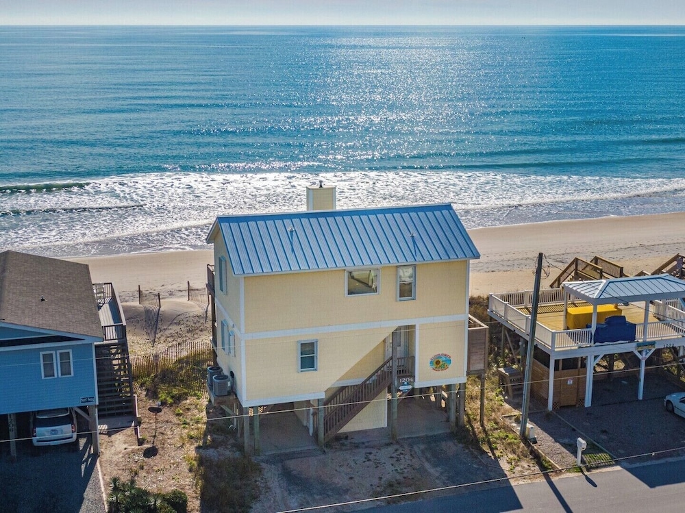 Sunflower Beach House — 4-Star Luxury Hotel in Santa Cruz, United States