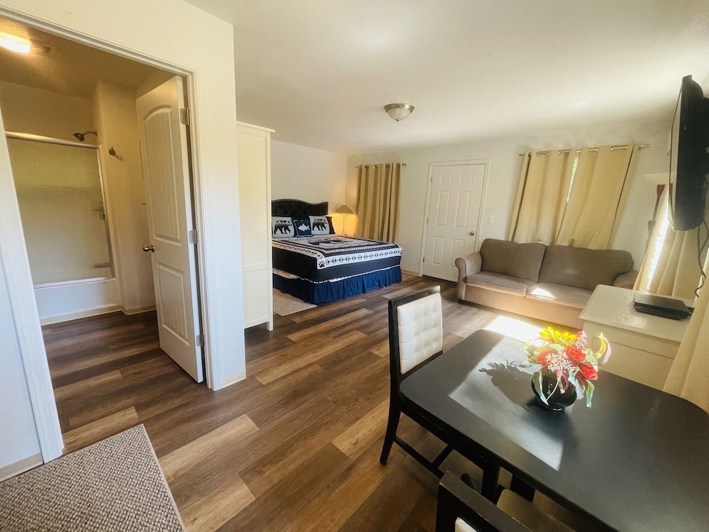 Riverfront Lodging - photo 26
