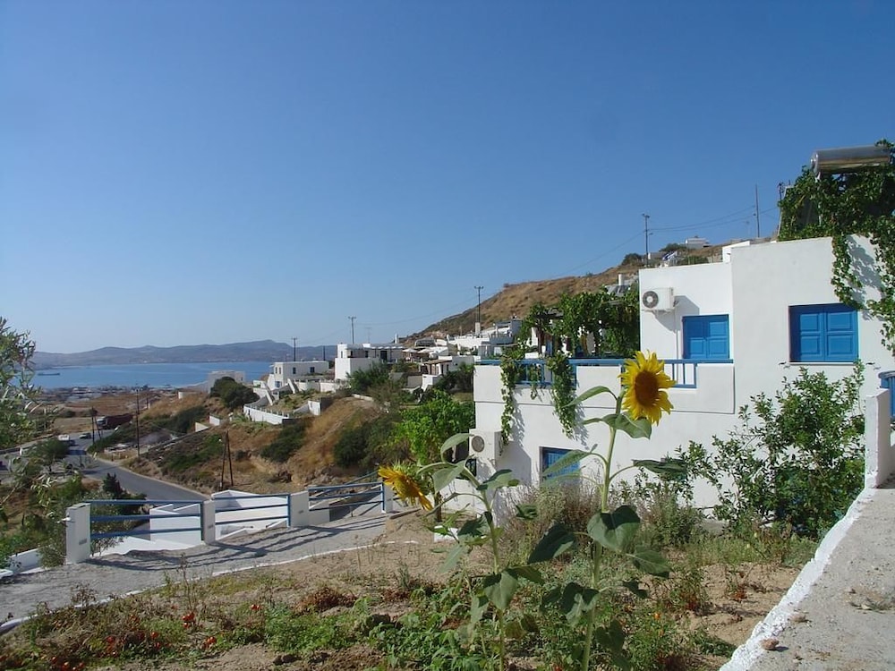 Agnanti Hotel — hotel in Milos