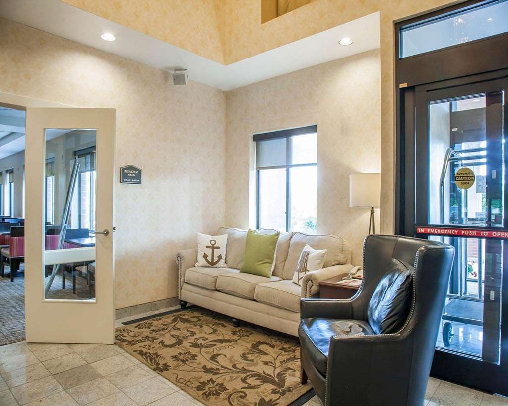 Comfort Suites West Warwick Providence - photo 9