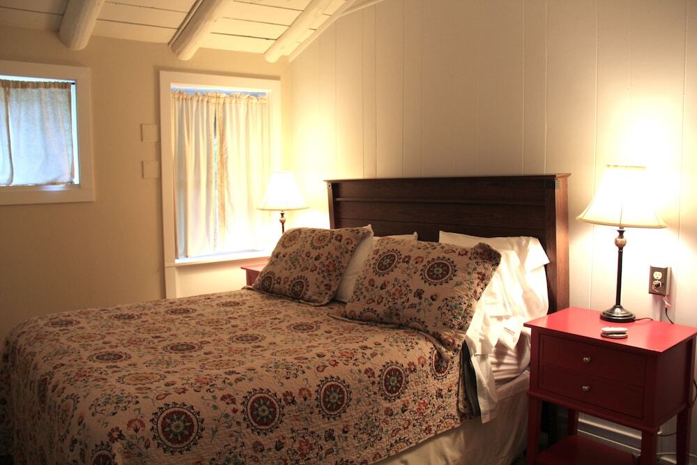 Yellowstone Hot Springs Resort - photo 20