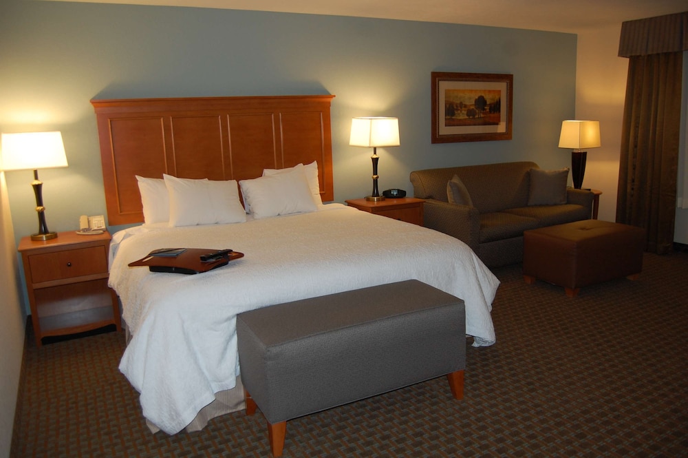 Hampton Inn Sidney NE - photo 22