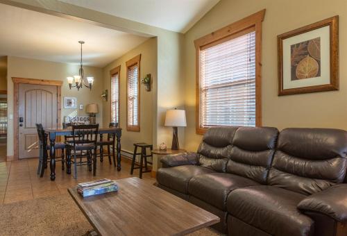 New Buffalo Peaks Great Outdoor Adventures 22030030 — Driggs