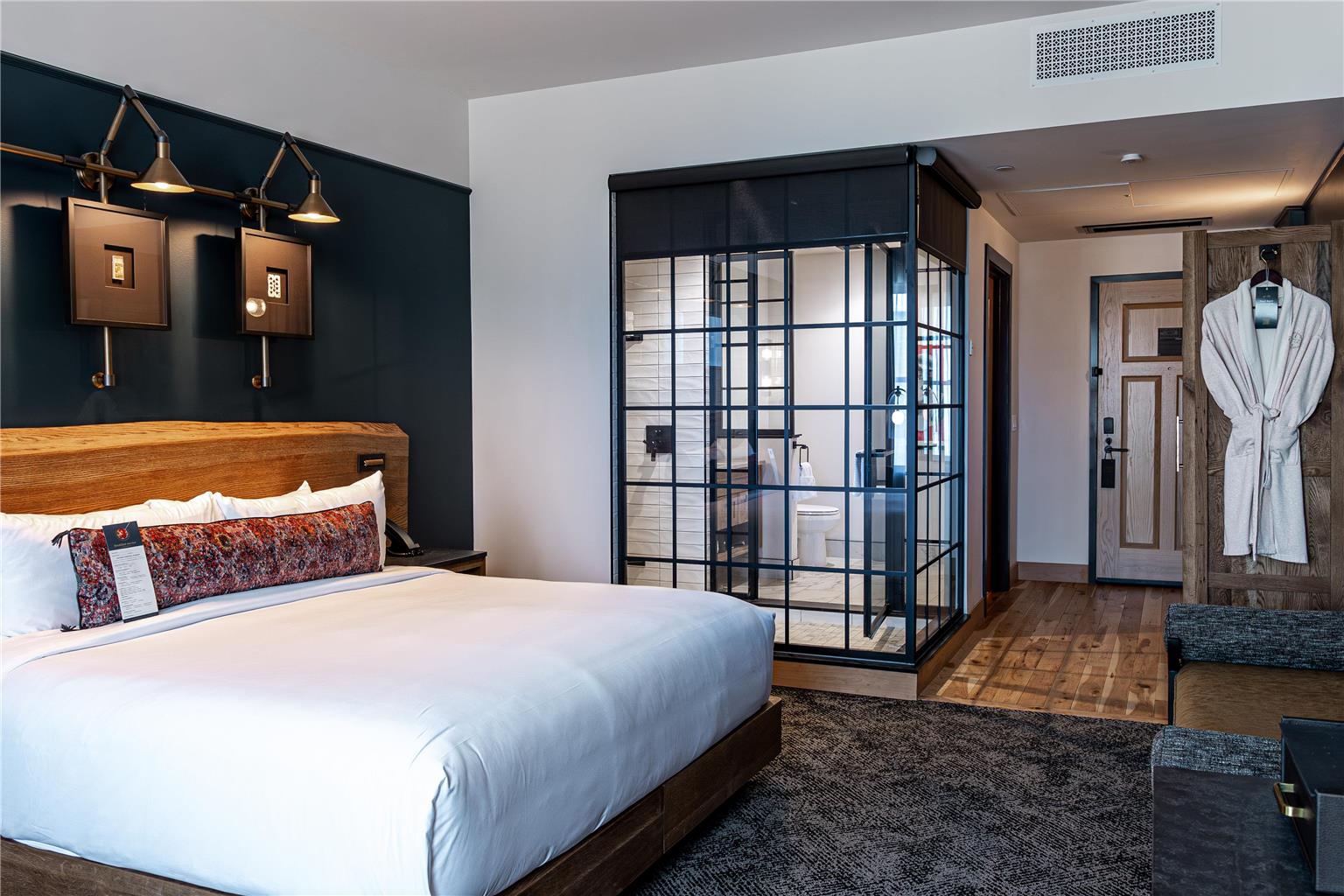 Hotel Renegade - photo 5