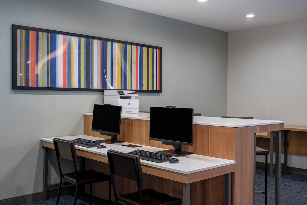 Holiday Inn Express & Suites Gilbert Mesa Gateway Airport by IHG - photo 42