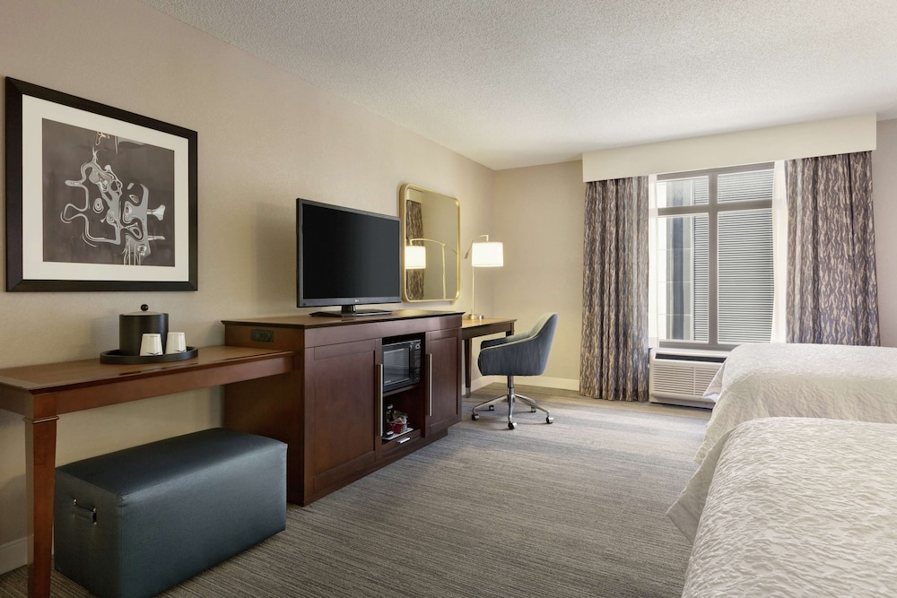 Hampton Inn & Suites Nashville Downtown - photo 28