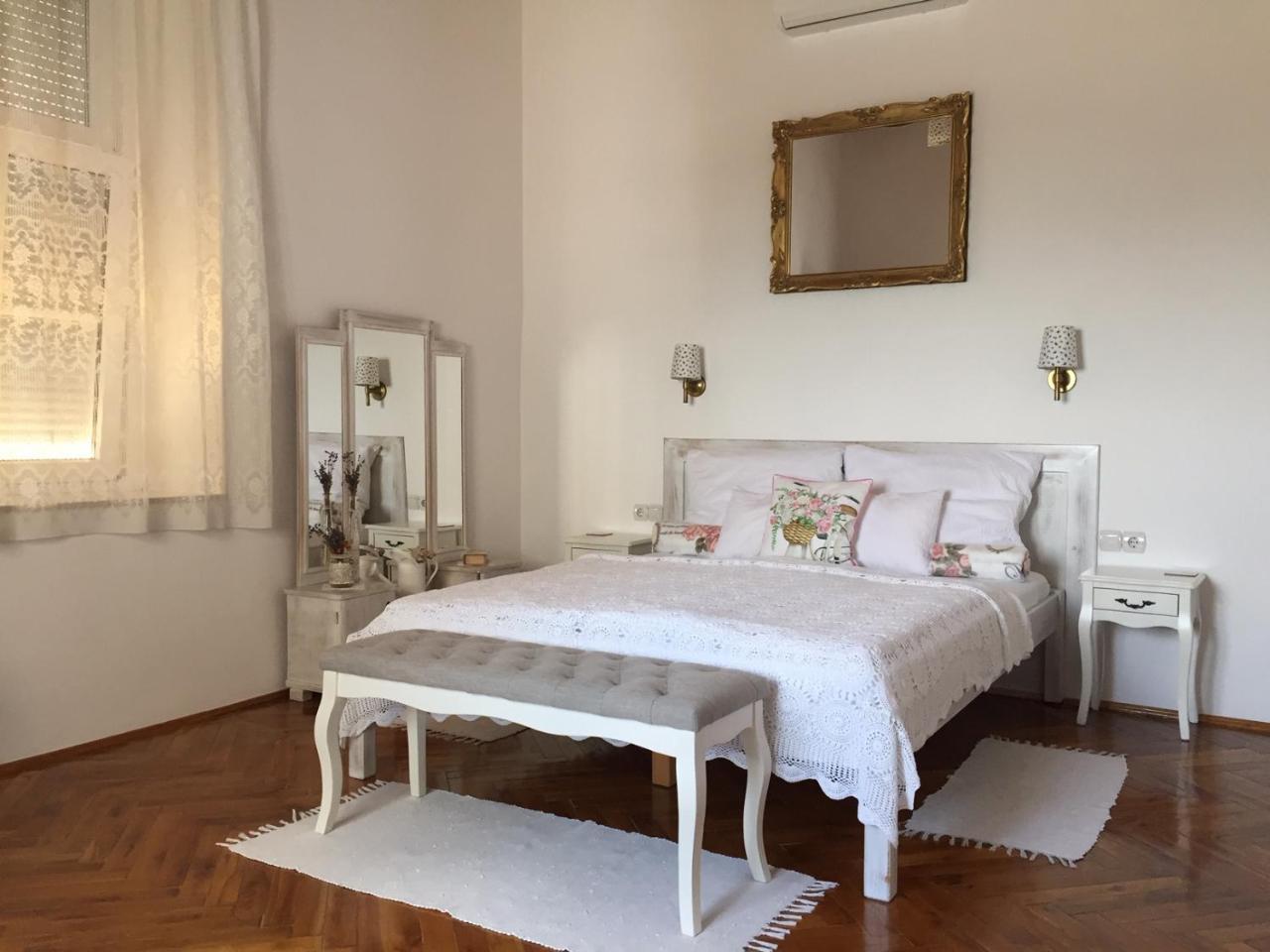 Georgina Panorámás Apartman Bacchus Badacsony — 4-Star Luxury Hotel in Badacsonytomaj, Hungary