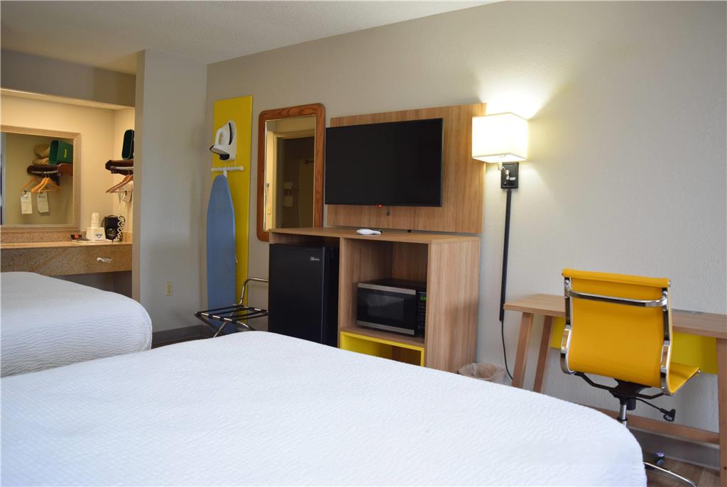 Days Inn by Wyndham Elberton - photo 17