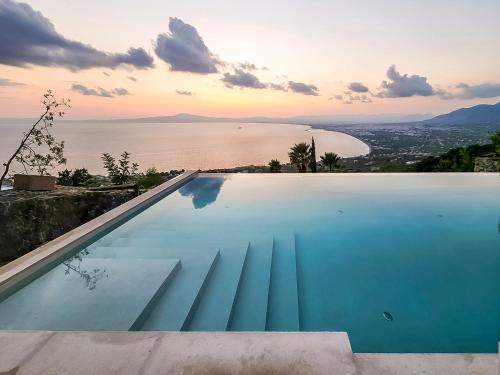 Cella Villa — 4-Star Luxury Hotel in Kalamata, Greece