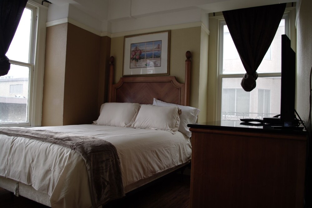 Yale Hotel - photo 6