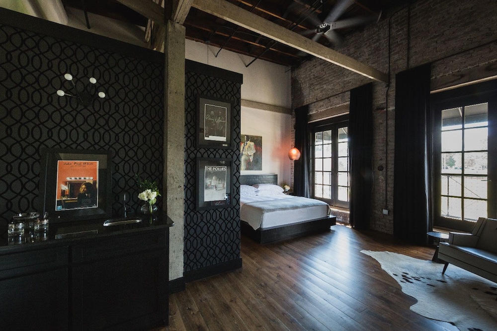 Gunrunner Boutique Hotel — Florence