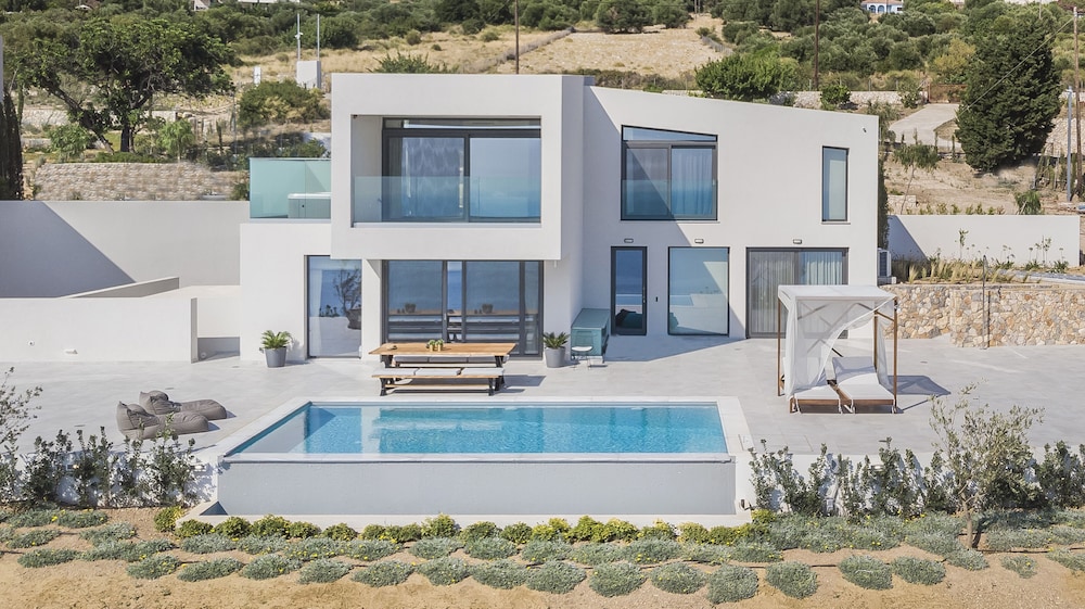 Oikos Boutique Residences Private Estate — 4-Star Luxury Hotel in Kefalonia, Greece
