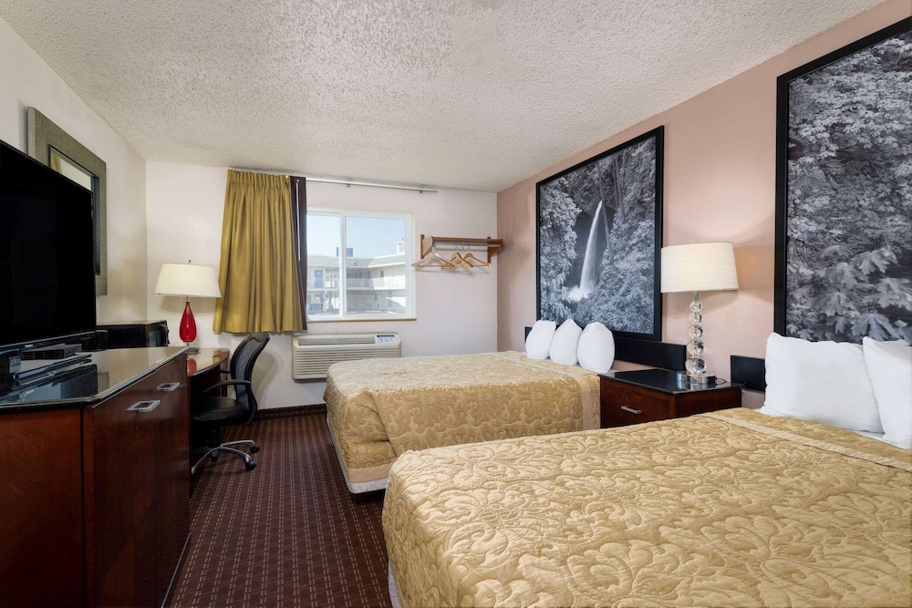 Super 8 by Wyndham Pendleton - photo 33