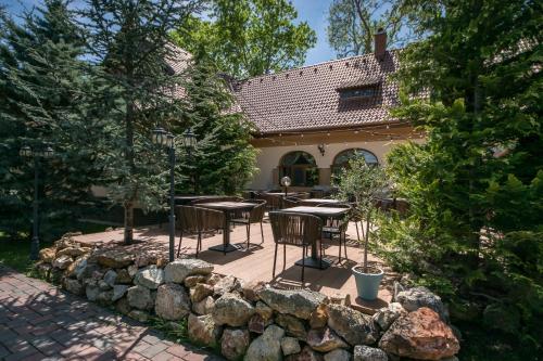 Platan Garden Rooms & Restaurant in Hajduszoboszlo, Hungary