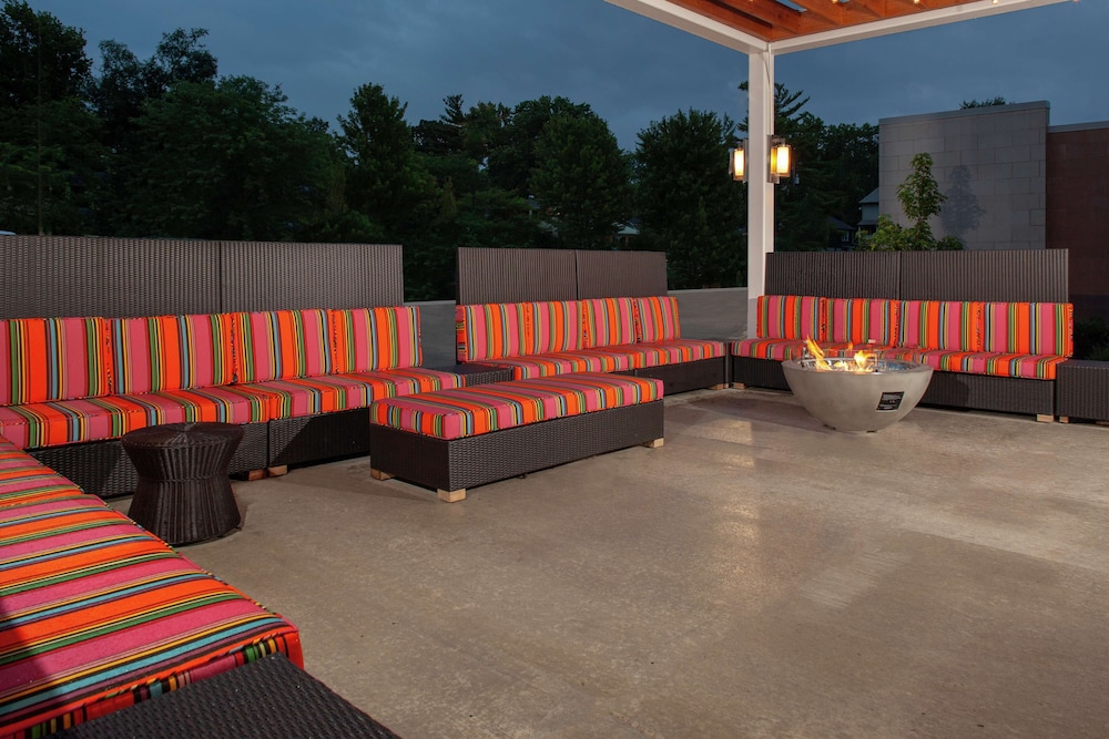 Home2 Suites by Hilton Bloomington - photo 21