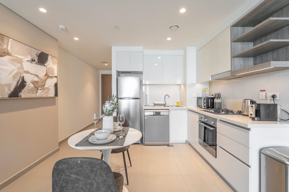 Airstay Downtown Views II 1BR Next to Dubai Mall & Burj Khalifa with City Views Monthly Offer Available — 4-Star Luxury Hotel in Dubai, United Arab Emirates
