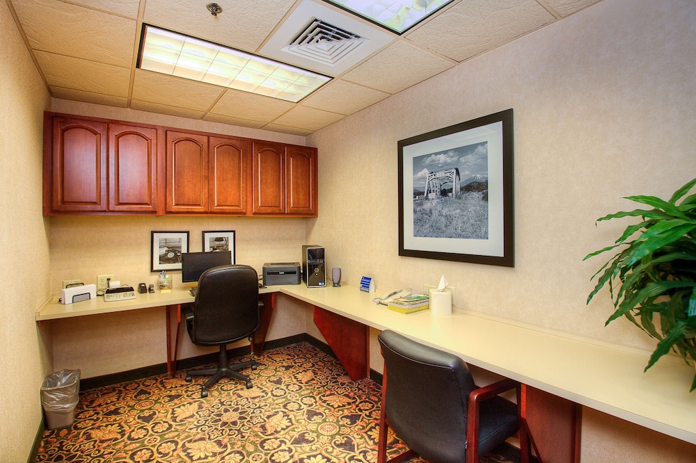 Hampton Inn & Suites Mountain Home - photo 33