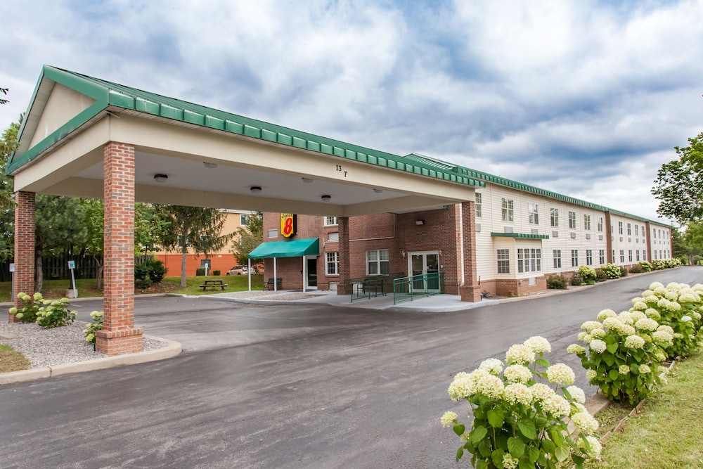 Super 8 by Wyndham Syracuse East